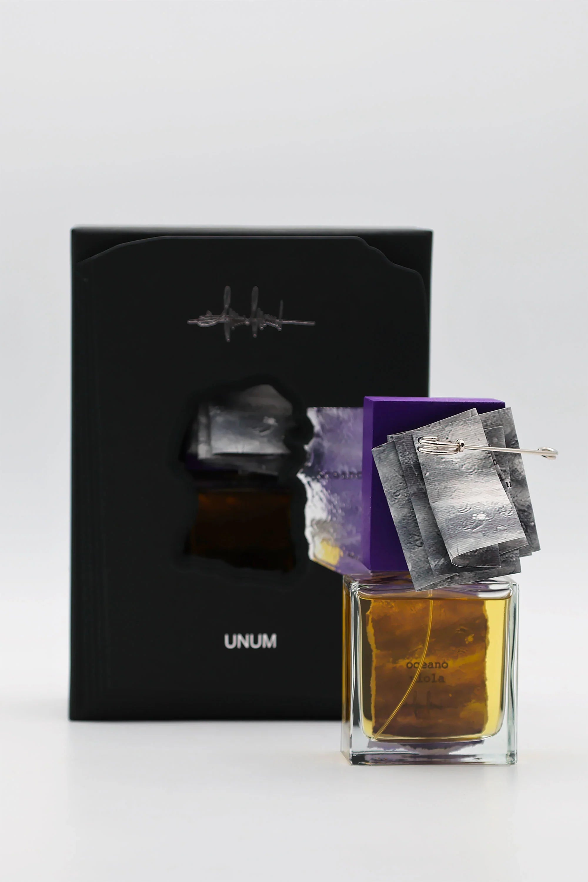 Unum Oceania Viola by Filippo Sorcinelli